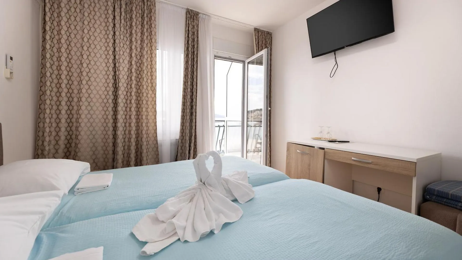 Villa Okruk-10 Meters Away From The Beach Okrug Gornji 3*,