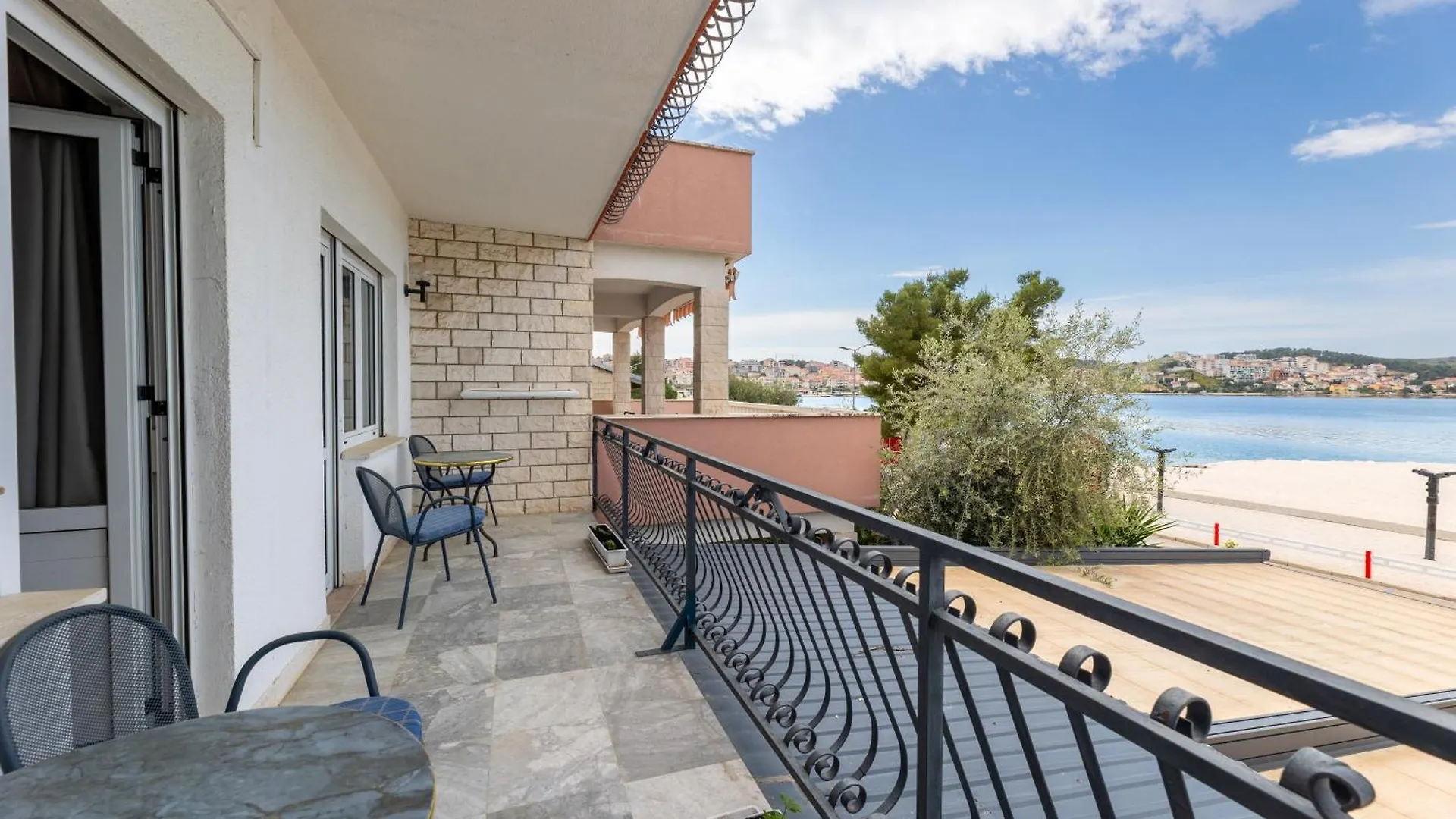 Villa Okruk-10 Meters Away From The Beach Округ Горни