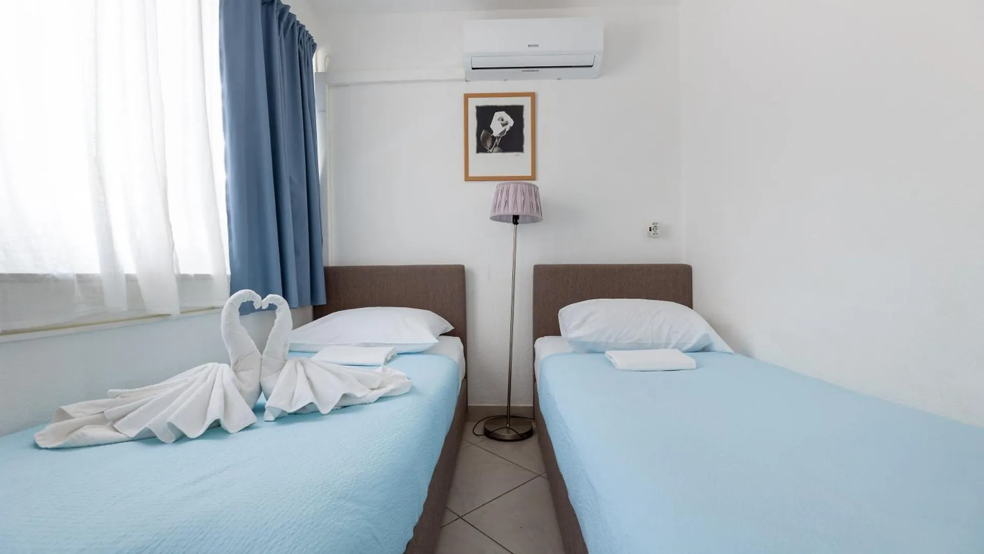 Villa Okruk-10 Meters Away From The Beach Округ Горни Отель типа 