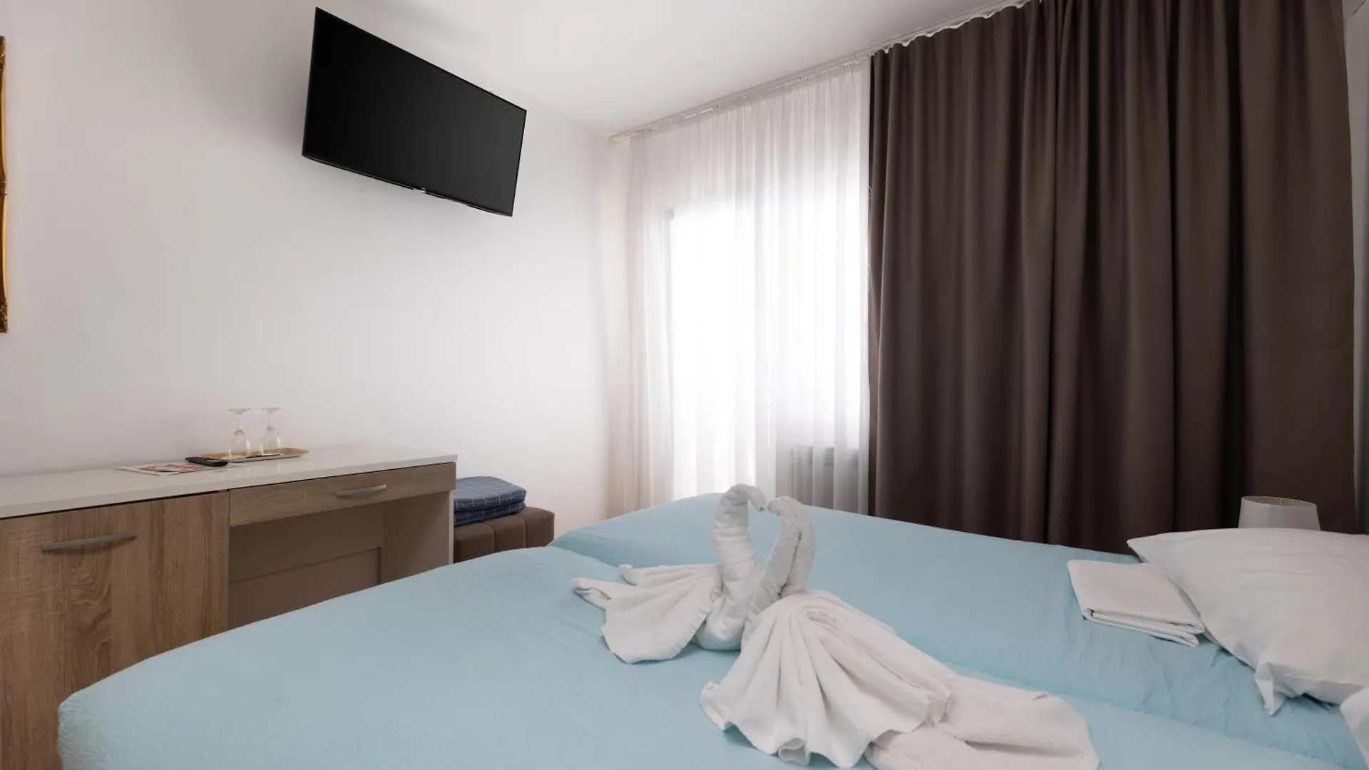 Villa Okruk-10 Meters Away From The Beach Okrug Gornji