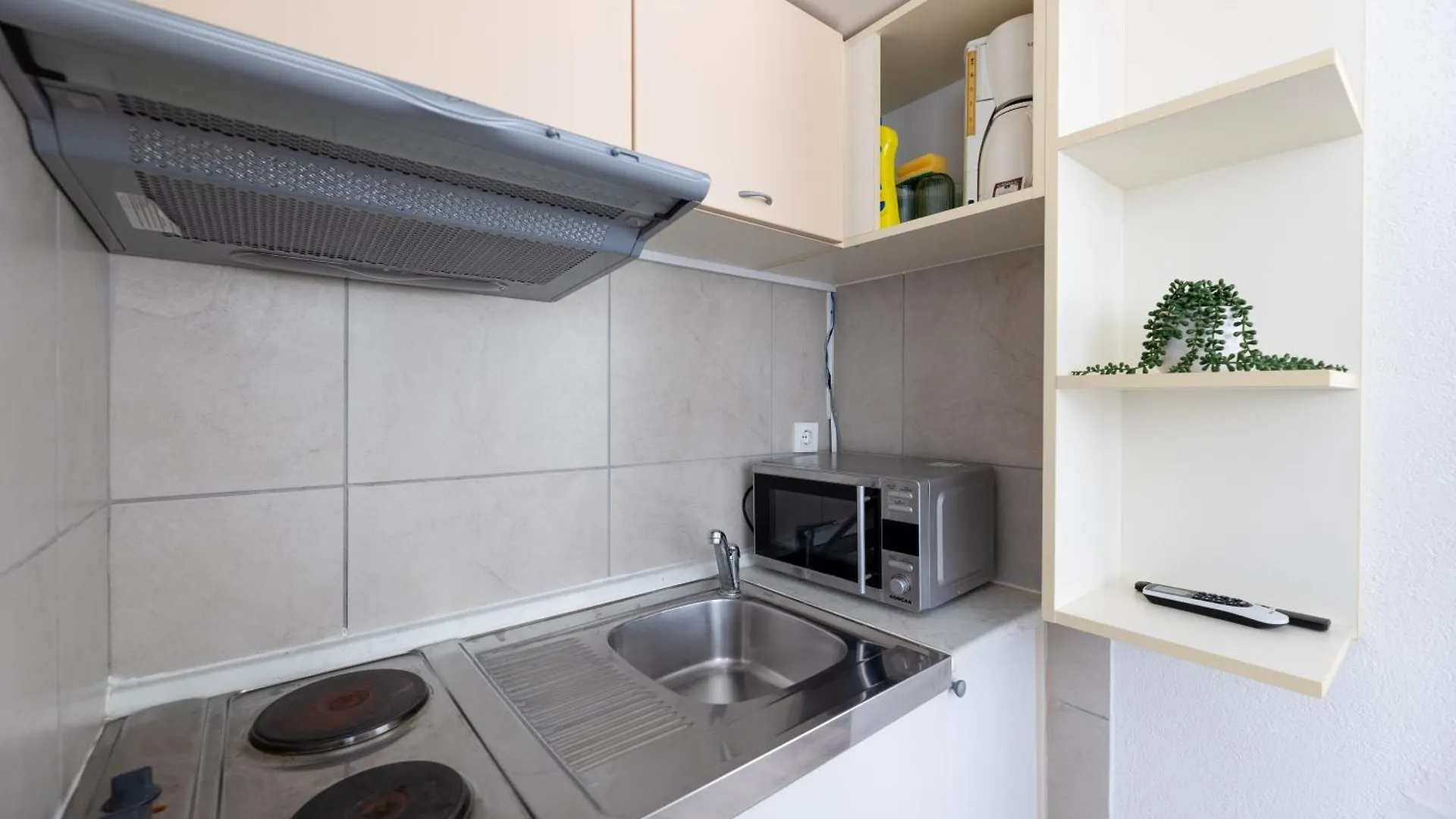 Bed and Breakfast Villa Okruk-10 Meters Away From The Beach Okrug Gornji