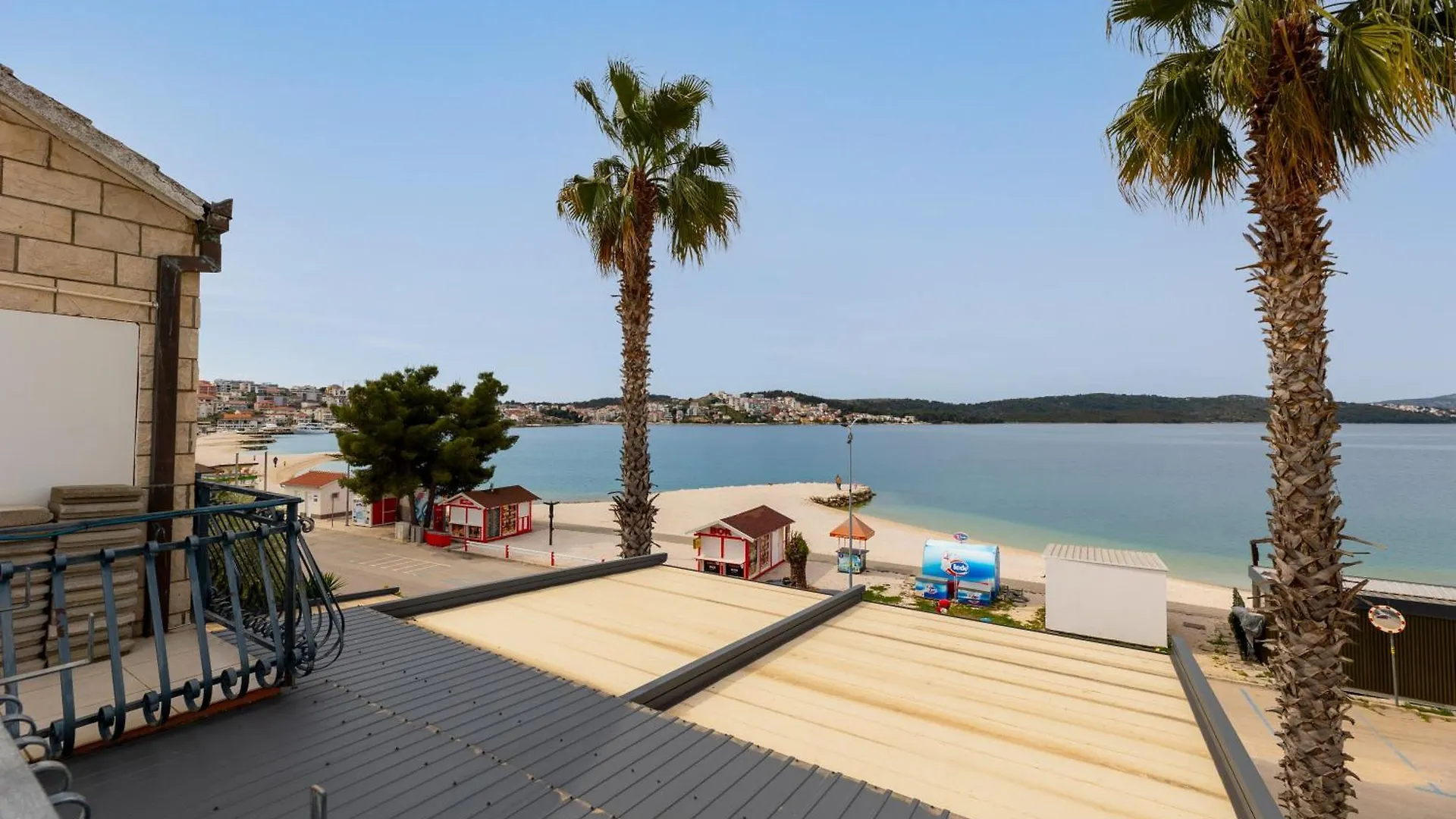Villa Okruk-10 Meters Away From The Beach Okrug Gornji Κροατία