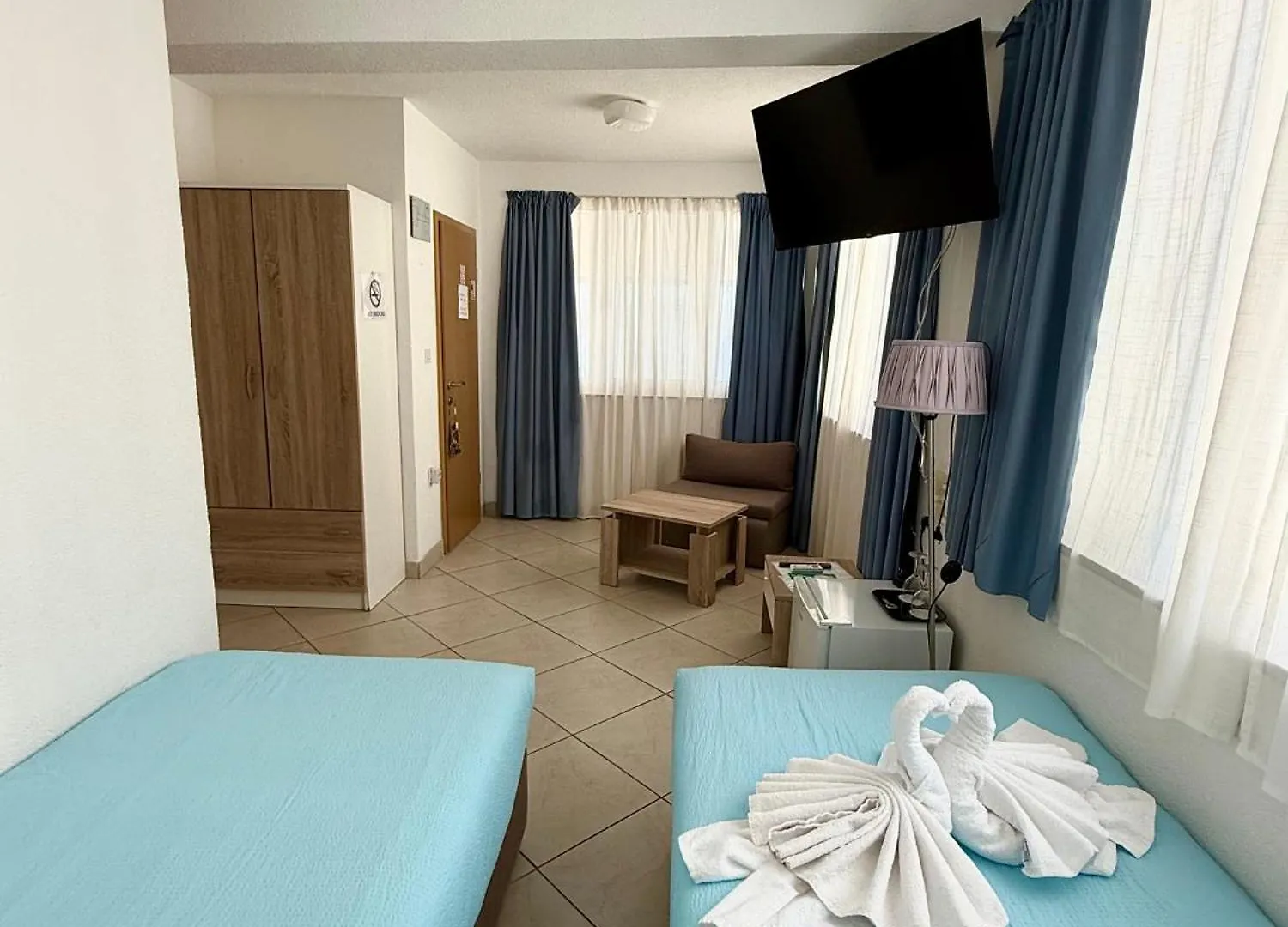 Villa Okruk-10 Meters Away From The Beach Okrug Gornji Bed & Breakfast