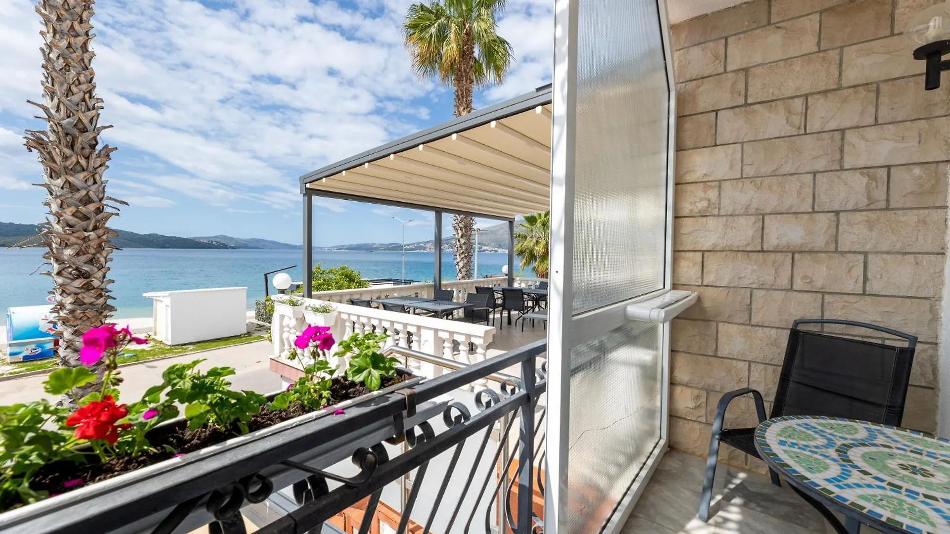 Villa Okruk-10 Meters Away From The Beach Okrug Gornji 3*,
