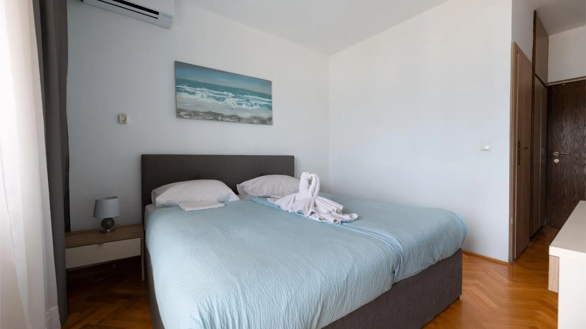 Villa Okruk-10 Meters Away From The Beach Okrug Gornji Bed & Breakfast