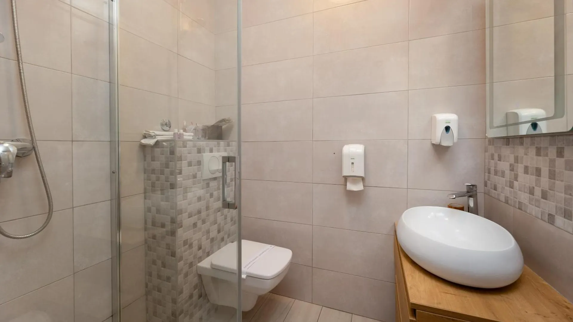Villa Okruk-10 Meters Away From The Beach Okrug Gornji 3*,