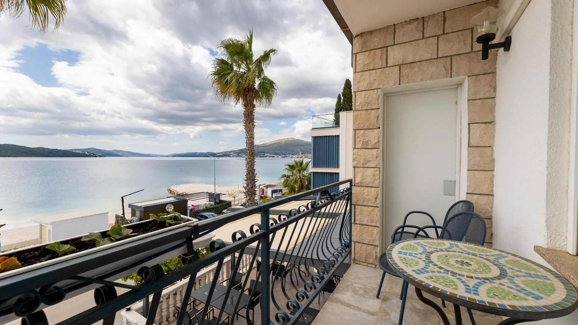 Villa Okruk-10 Meters Away From The Beach Okrug Gornji