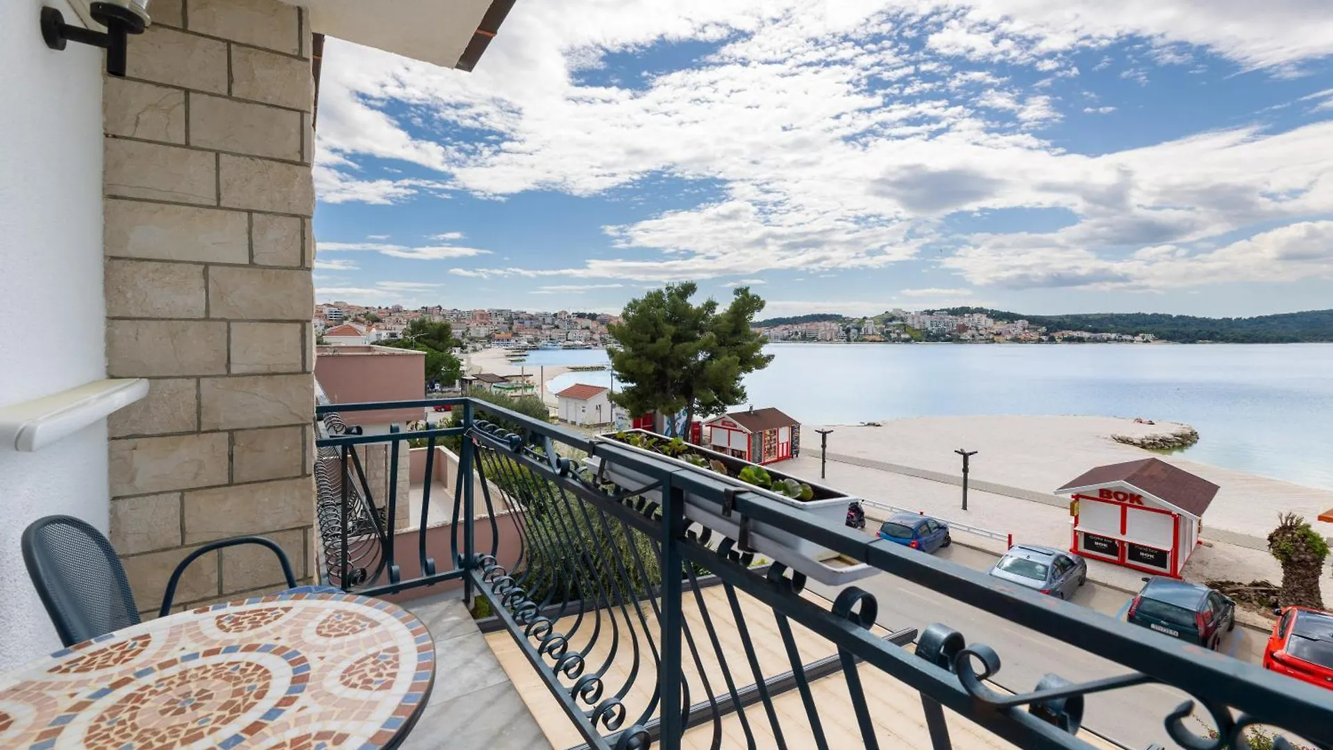 Bed & Breakfast Villa Okruk-10 Meters Away From The Beach Okrug Gornji