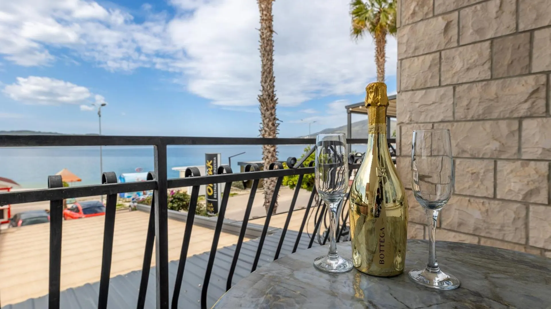 Bed & Breakfast Villa Okruk-10 Meters Away From The Beach Okrug Gornji