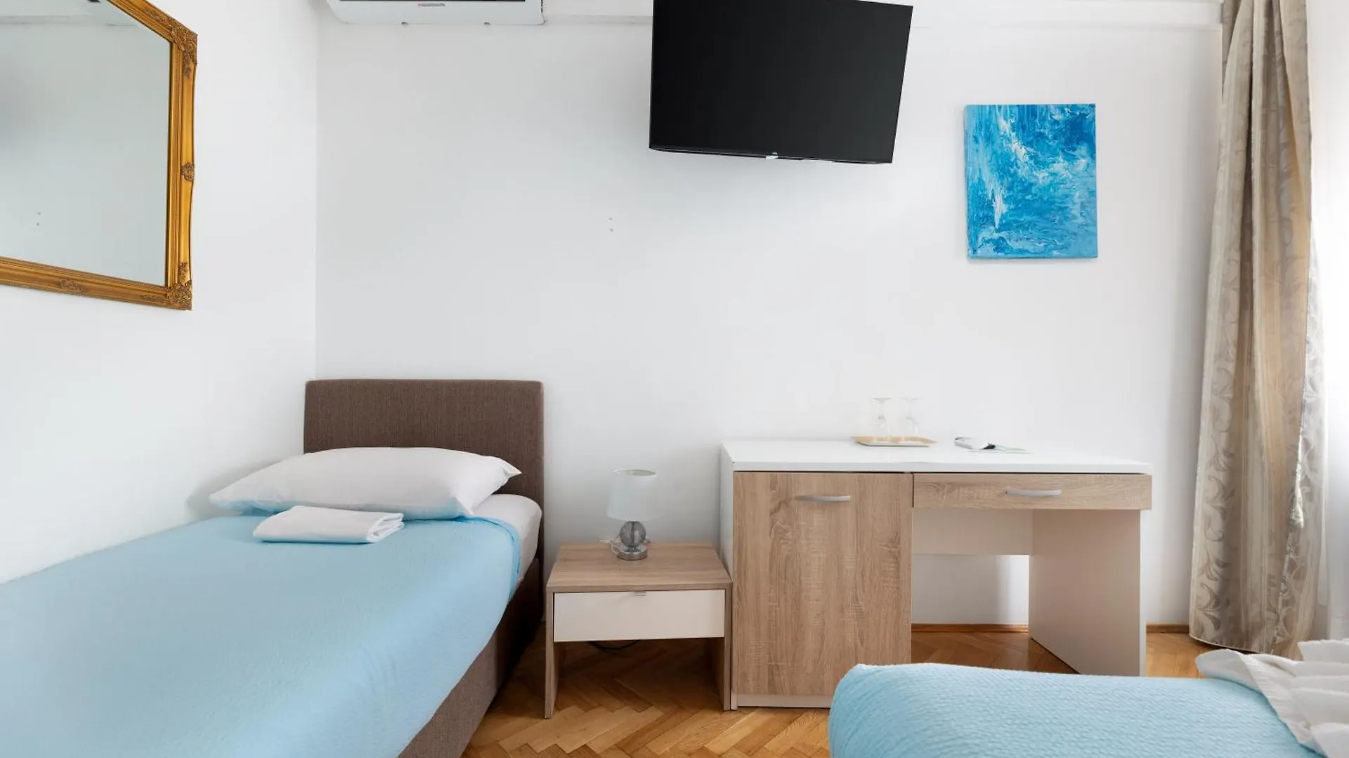 Villa Okruk-10 Meters Away From The Beach Okrug Gornji Bed & Breakfast