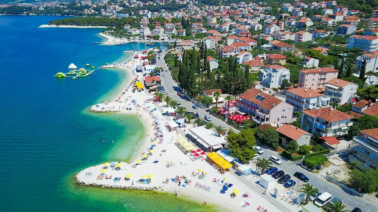 Villa Okruk-10 Meters Away From The Beach Okrug Gornji Croatia